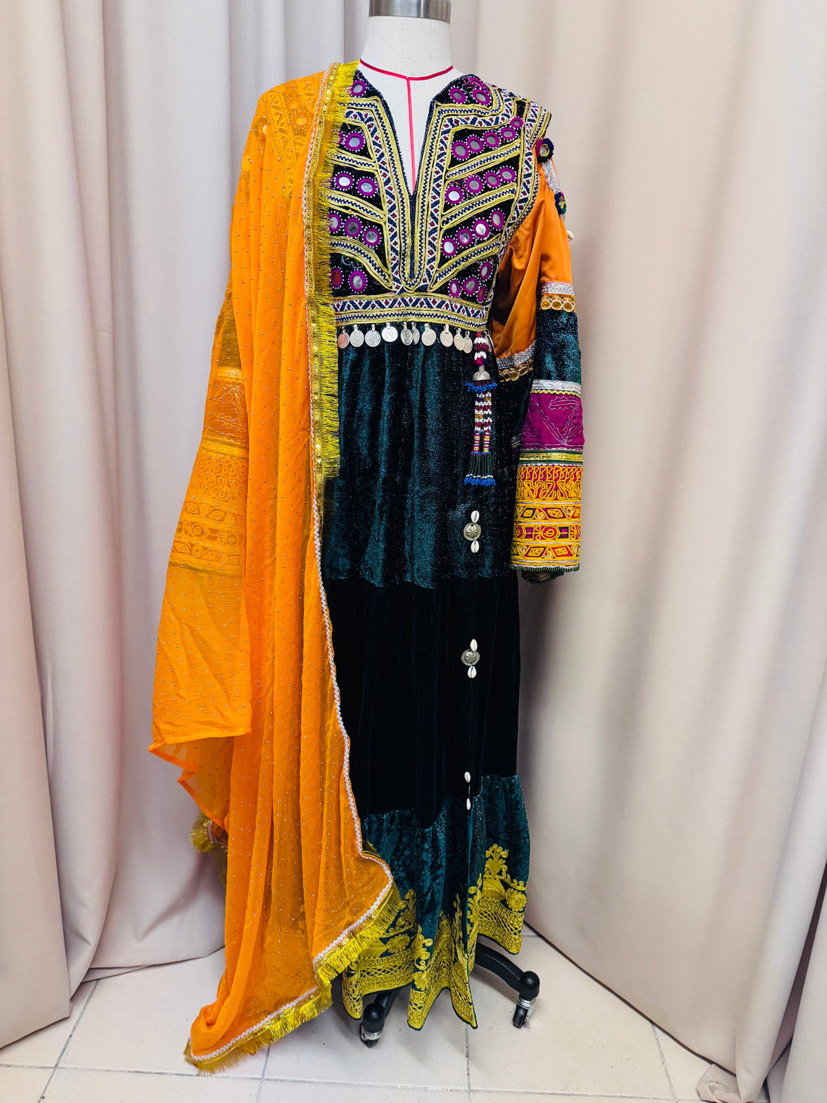 Emerald Green Velvet Afghan Maxi Dress – Traditional Afghan Elegance